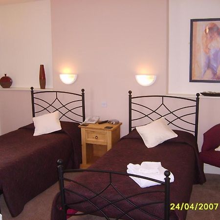 The Dodington Lodge Hotel Whitchurch  Buitenkant foto