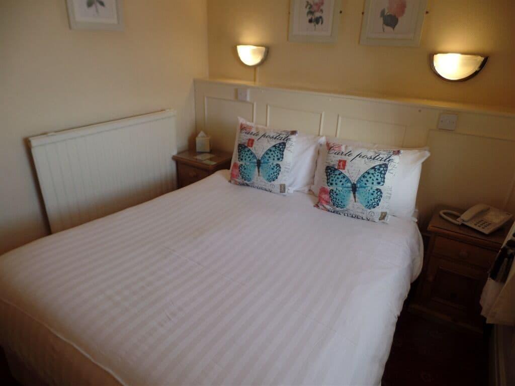 The Dodington Lodge Hotel Whitchurch  Buitenkant foto
