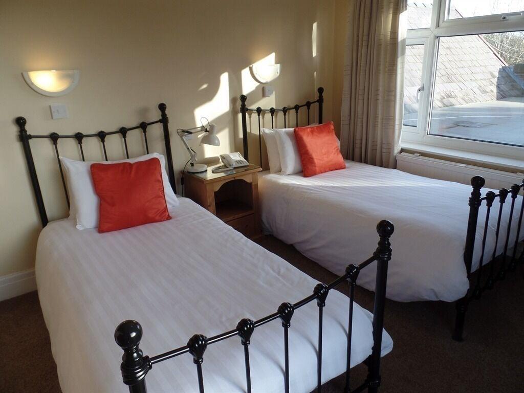 The Dodington Lodge Hotel Whitchurch  Buitenkant foto