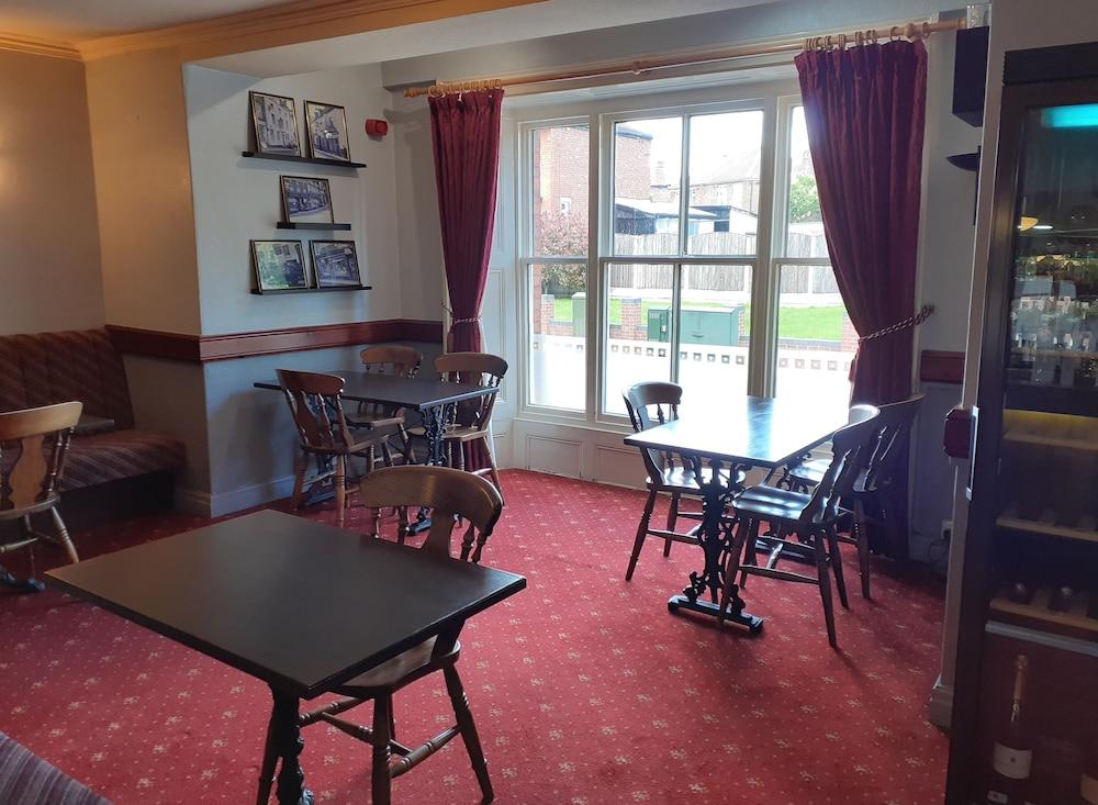 The Dodington Lodge Hotel Whitchurch  Buitenkant foto